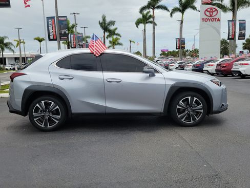 Used 2023 Lexus UX 250h FWD image 13