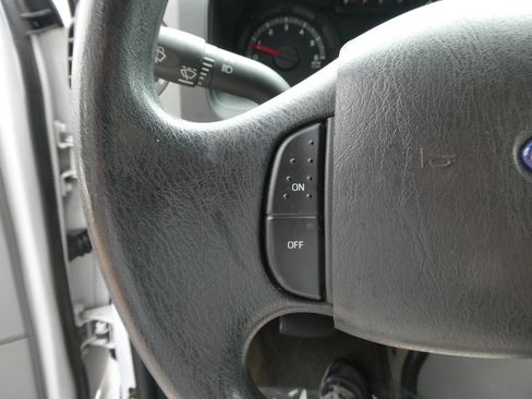 Used 2012 Ford E-350 and Econoline 350 XLT RWD image 16