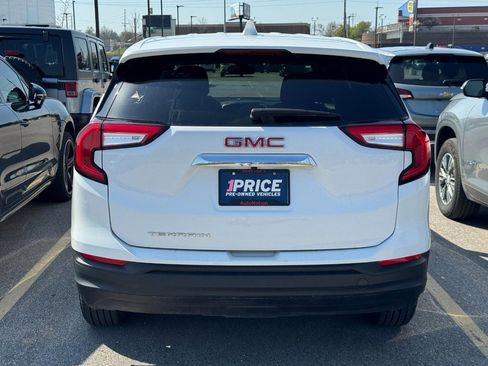 Used 2024 GMC Terrain SLE image 14