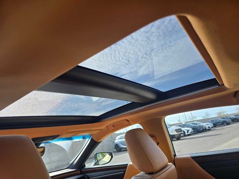 Used 2025 Lexus ES 350 w/ Premium Package image 20