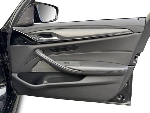 Used 2022 BMW M5 w/ Executive Package image 24