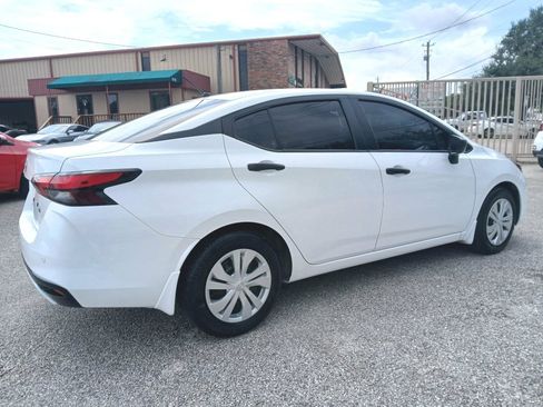 Used 2025 Nissan Versa S w/ Trunk Package FWD image 5