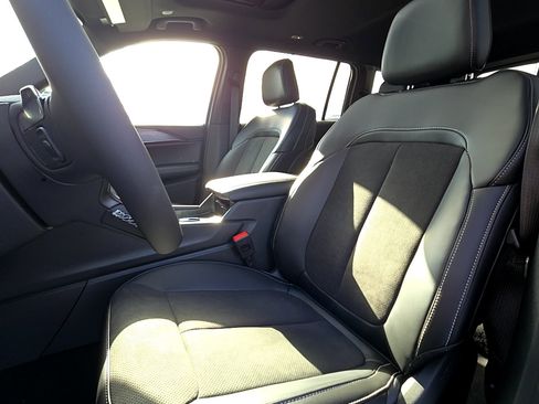 New 2025 Jeep Grand Cherokee L Altitude image 16