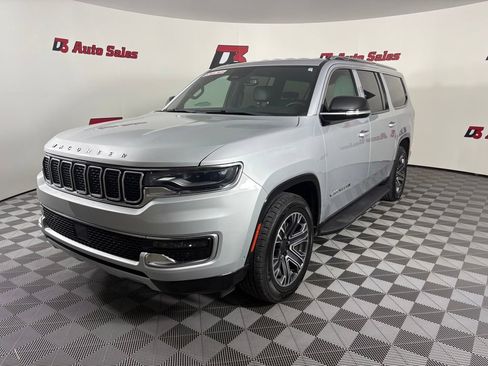 Used 2023 Jeep Wagoneer L Series II RWD image 1
