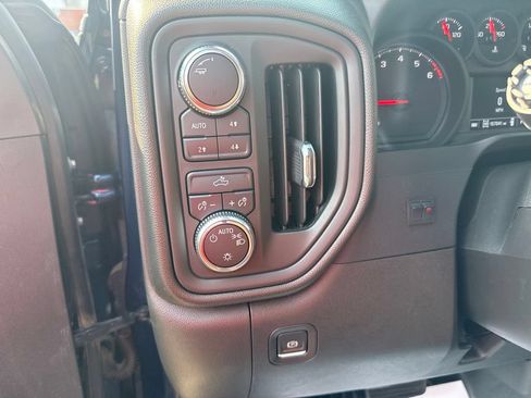 Used 2022 GMC Sierra 2500 Pro w/ Fleet Convenience Package AWD/4WD image 17