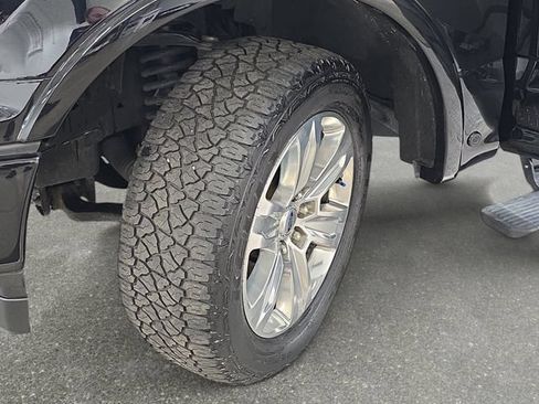 Used 2018 Ford F150 Platinum w/ Equipment Group 701A Luxury AWD/4WD image 32