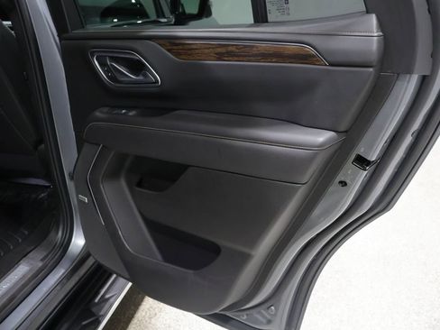 Used 2021 Chevrolet Tahoe Premier w/ Premium Package image 26