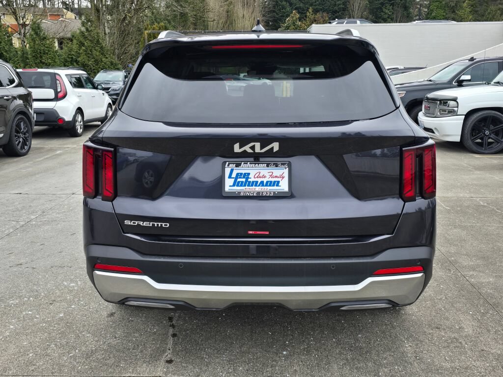 New 2026 Kia Sorento S w/ S Panoramic Sunroof Package FWD image 4