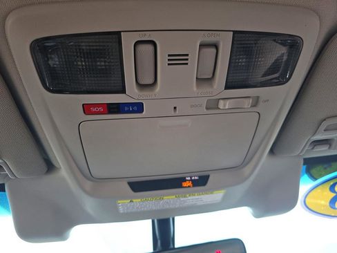 Used 2018 Subaru Outback 2.5i Limited image 17