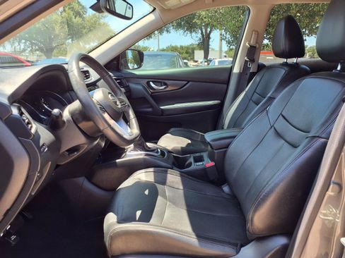 Used 2017 Nissan Rogue SL FWD image 17