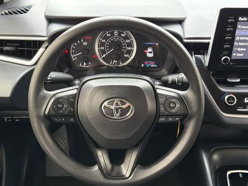Used 2021 Toyota Corolla LE image 12