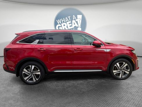 Certified 2023 Kia Sorento SX Prestige w/ Panoramic Sunroof Package AWD/4WD image 2