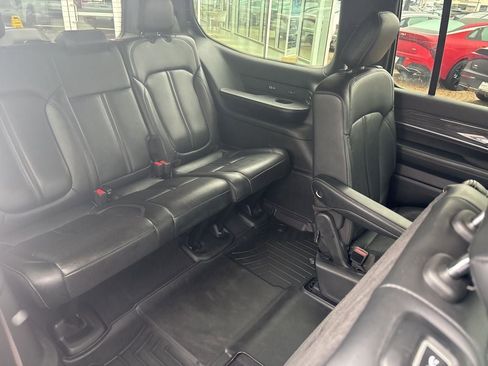 Used 2022 Jeep Wagoneer Series III w/ Flexible Seating Group image 43