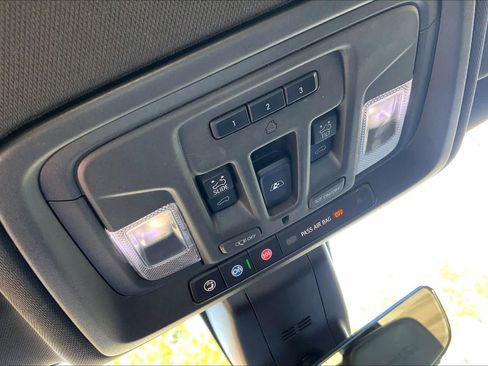 Used 2020 Chevrolet Silverado 1500 High Country w/ Technology Package image 30