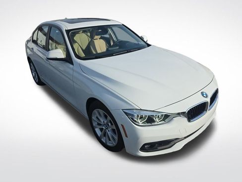 Used 2018 BMW 320i xDrive Sedan image 7