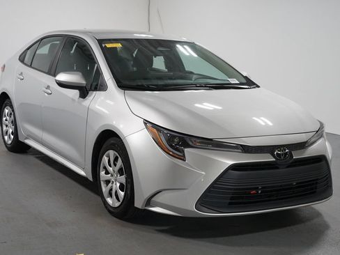 Certified 2024 Toyota Corolla LE FWD image 3