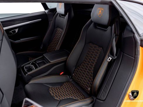 Used 2022 Lamborghini Urus image 49