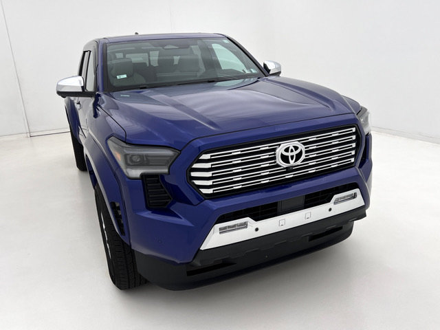 Used 2024 Toyota Tacoma Limited w/ Limited Package (LT) AWD/4WD image 3
