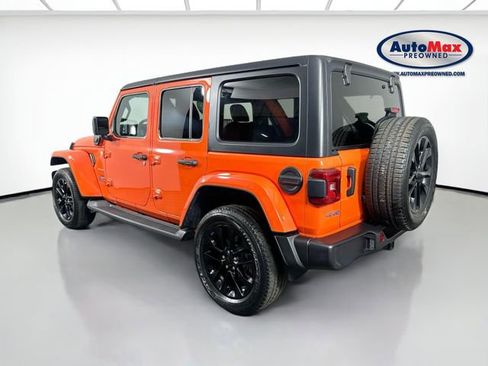 Used 2023 Jeep Wrangler Unlimited Sahara w/ Cold Weather Group AWD/4WD image 6