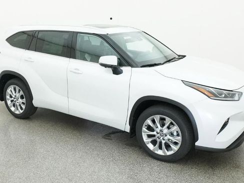 New 2026 Toyota Highlander Limited AWD/4WD image 12