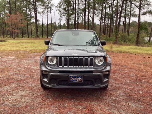 Used 2023 Jeep Renegade Latitude image 8