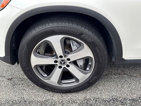 Used 2018 Mercedes-Benz GLC 300 w/ Premium Package image 11