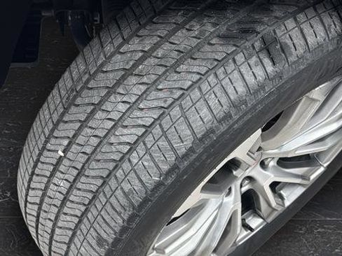 Used 2021 GMC Yukon Denali w/ Denali Premium Package image 40