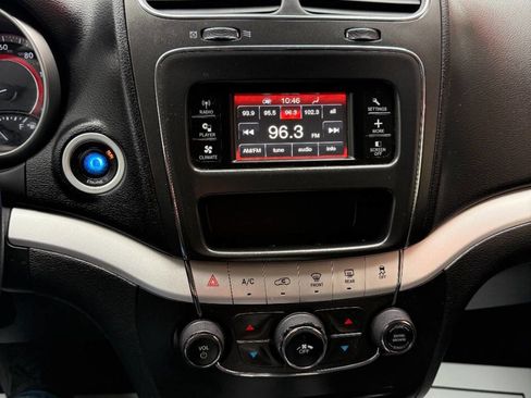 Used 2013 Dodge Journey SE image 24