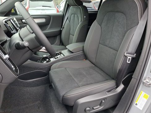 New 2026 Volvo XC40 B5 Ultra w/ Climate Package image 8