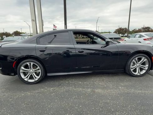 Used 2022 Dodge Charger R/T RWD image 9