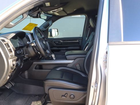 Used 2022 RAM 1500 Laramie AWD/4WD image 7