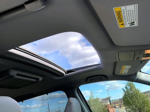 Used 2017 Honda Pilot Touring image 22