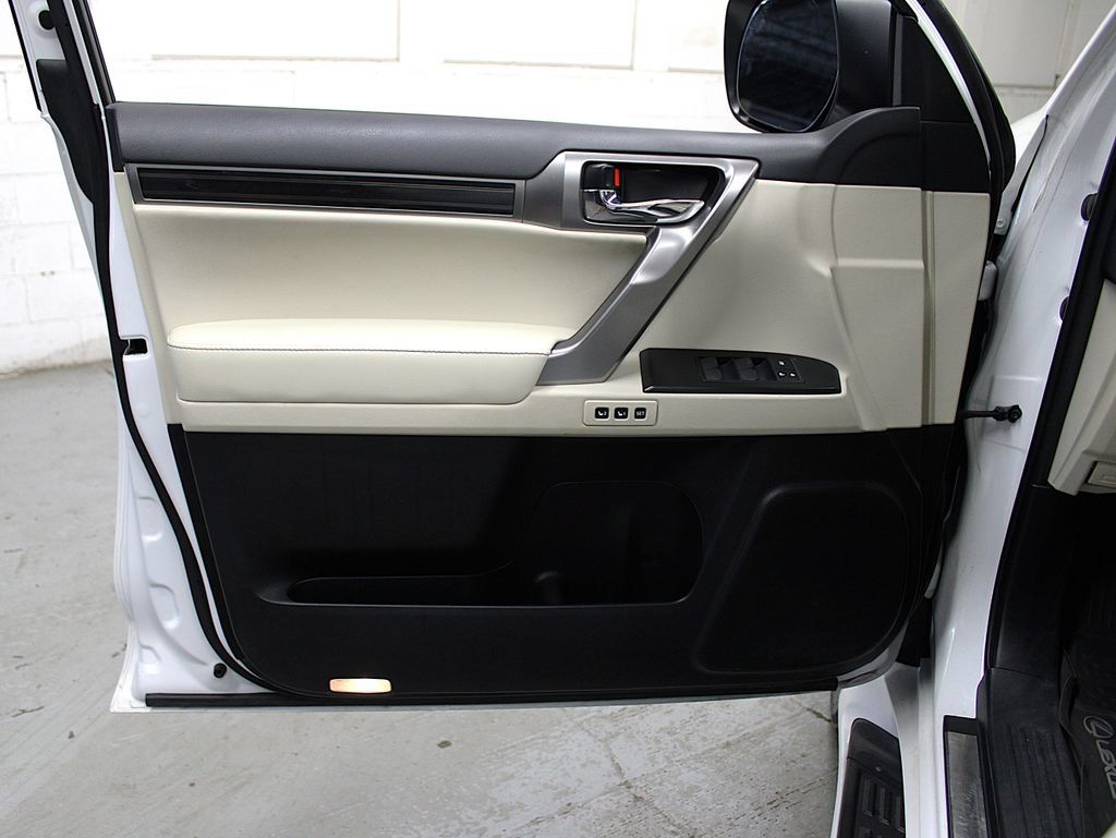 Used 2022 Lexus GX 460 Premium w/ Premium Plus Package AWD/4WD image 25
