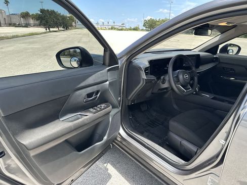 Used 2025 Nissan Kicks S FWD image 10
