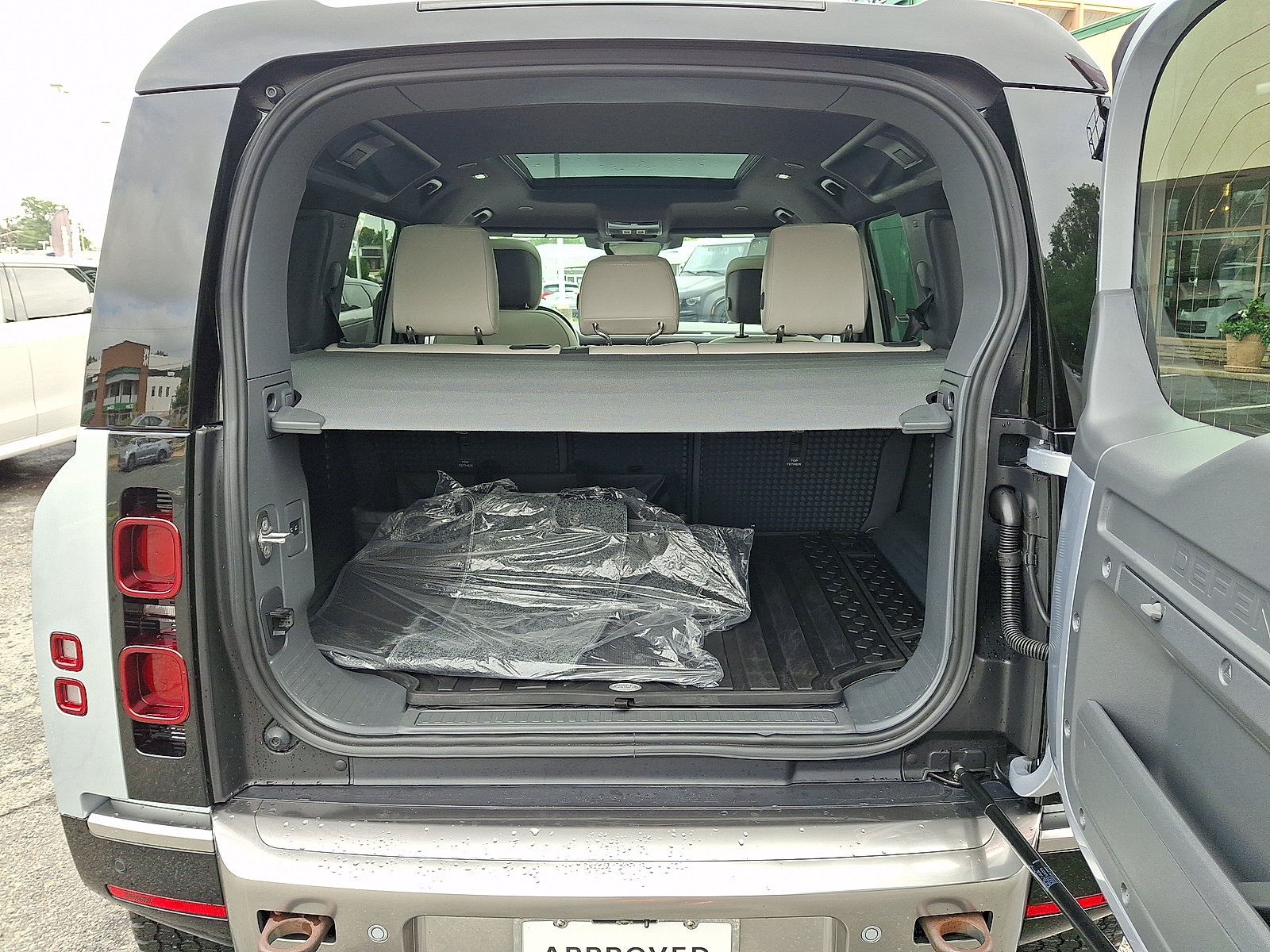 Certified 2023 Land Rover Defender 110 S AWD/4WD image 21