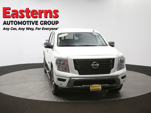Used 2020 Nissan Titan SV w/ SV Convenience Package image 54