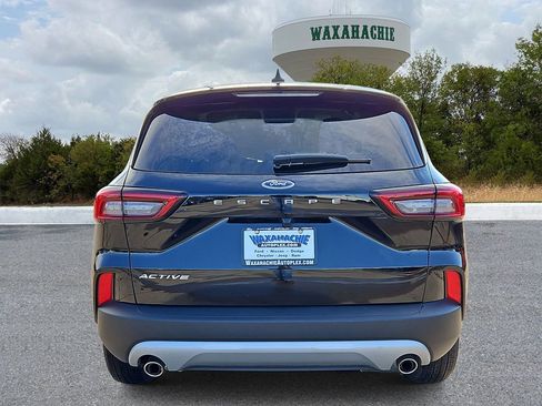 Used 2025 Ford Escape Active image 4