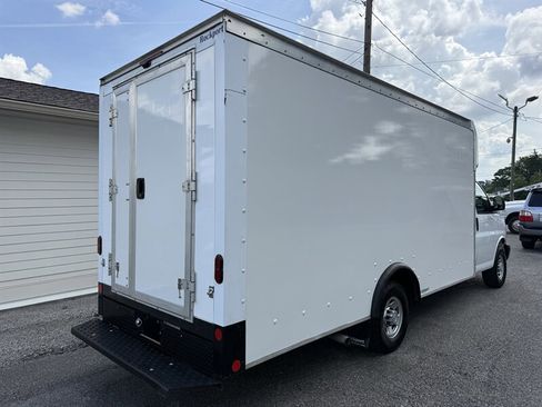 Used 2021 Chevrolet Express 3500 w/ Power Convenience Package RWD image 19