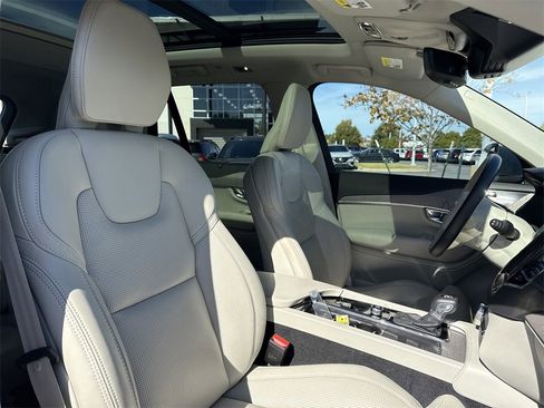 Used 2022 Volvo XC90 T6 Inscription w/ Advanced Package image 19