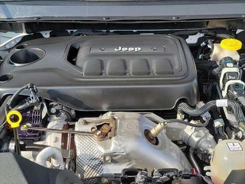 Used 2020 Jeep Cherokee Limited image 28