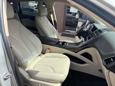 Used 2019 Lincoln Nautilus Select FWD image 14