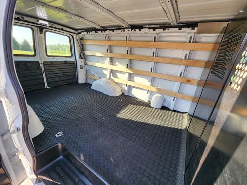 Used 2023 Chevrolet Express 2500 w/ Driver Convenience Package image 23