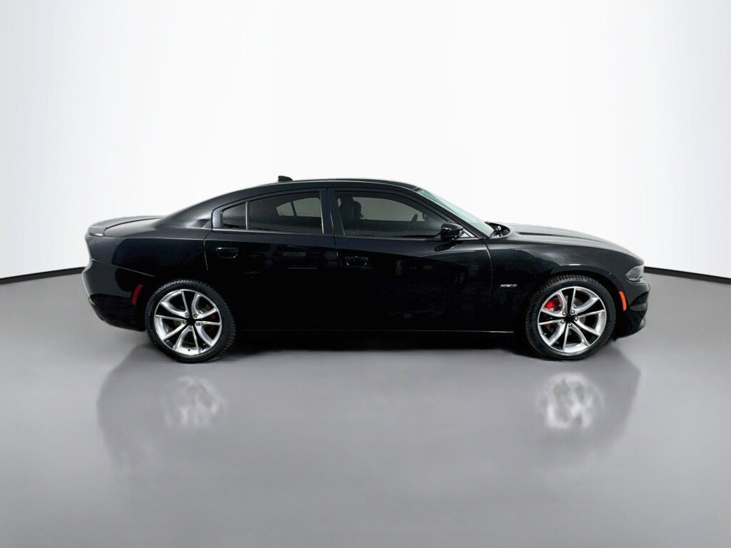 Used 2015 Dodge Charger R/T RWD image 6
