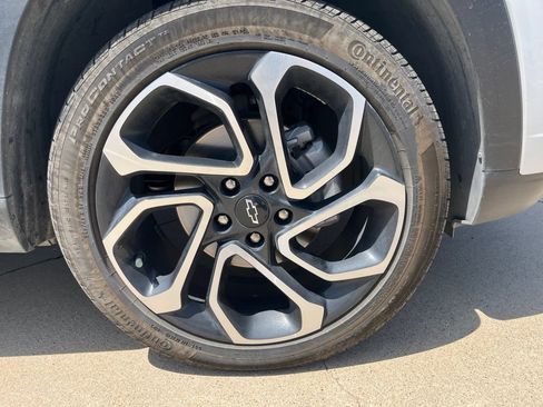 Used 2025 Chevrolet Trax RS w/ Driver Confidence Package FWD image 9