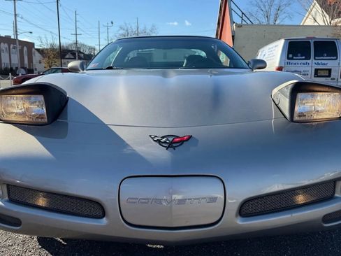 Used 2001 Chevrolet Corvette Coupe w/ Preferred Equipment Group1 image 38