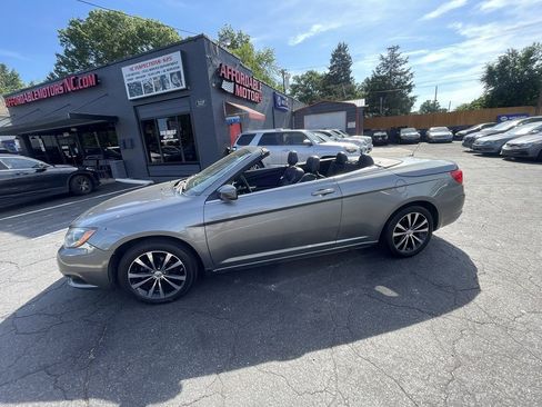 Used 2012 Chrysler 200 S image 2