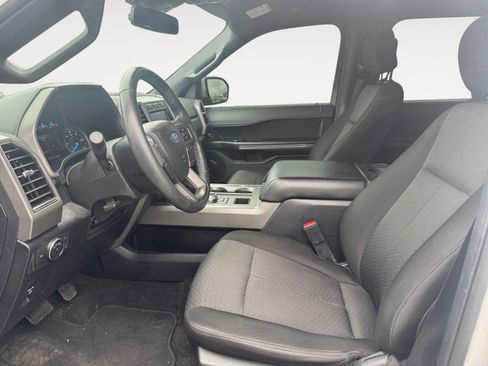 Used 2020 Ford Expedition XLT image 9