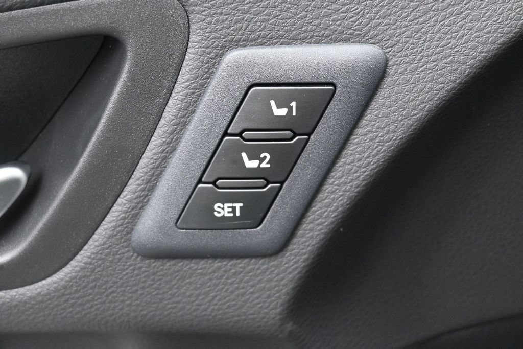 Used 2026 Toyota Sienna Limited AWD/4WD image 15