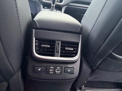 Used 2025 Subaru Legacy Limited image 23