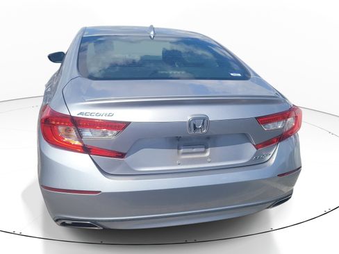 Used 2018 Honda Accord Sport image 6